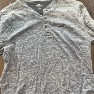 Hollister Men's Short Sleeve Gray Henley Tee